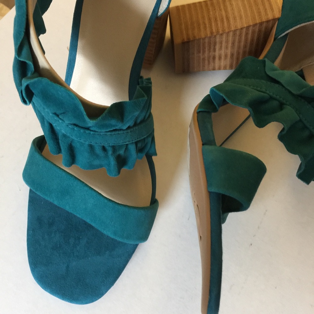 Liendo by Seychelles Ruffled Wrap Heels - Picture 5 of 6
